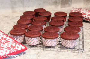 Lucy's Scarlett O'Hara Cupcakes-5543