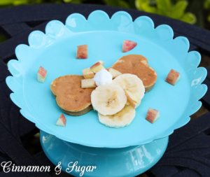 Even though these are a special treat for your favorite pup, Banana-Apple Pupcakes will appeal to humans as well with their fruity, whole-grain goodness!