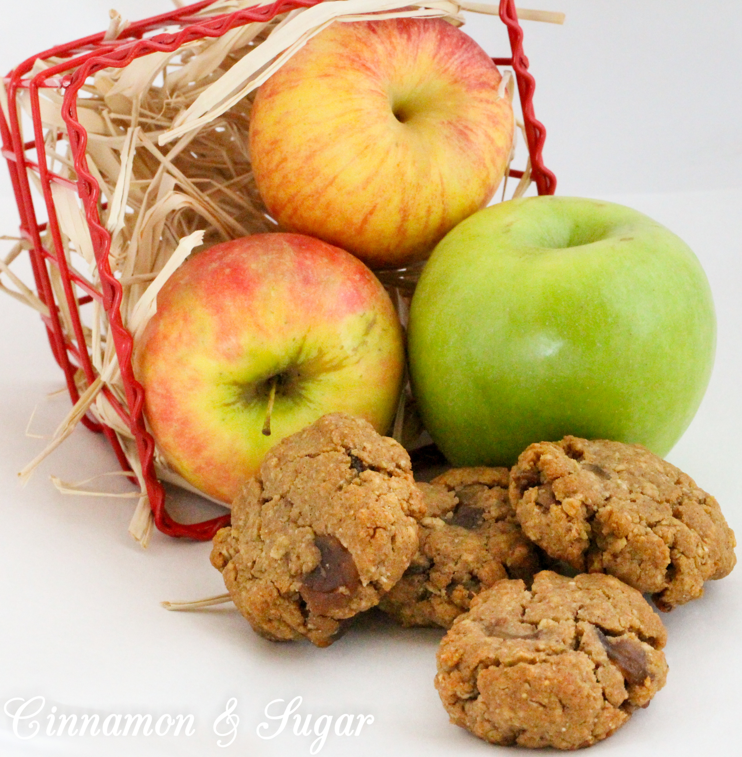 Appie Oaters combine buttery, caramelized apples mixed into an oat cookie dough creating a treat that is reminiscent of apple pie. Perfect for snacks and even breakfast! Recipe shared with permission granted by Chelsea Thomas, author of APPLE DIE. 