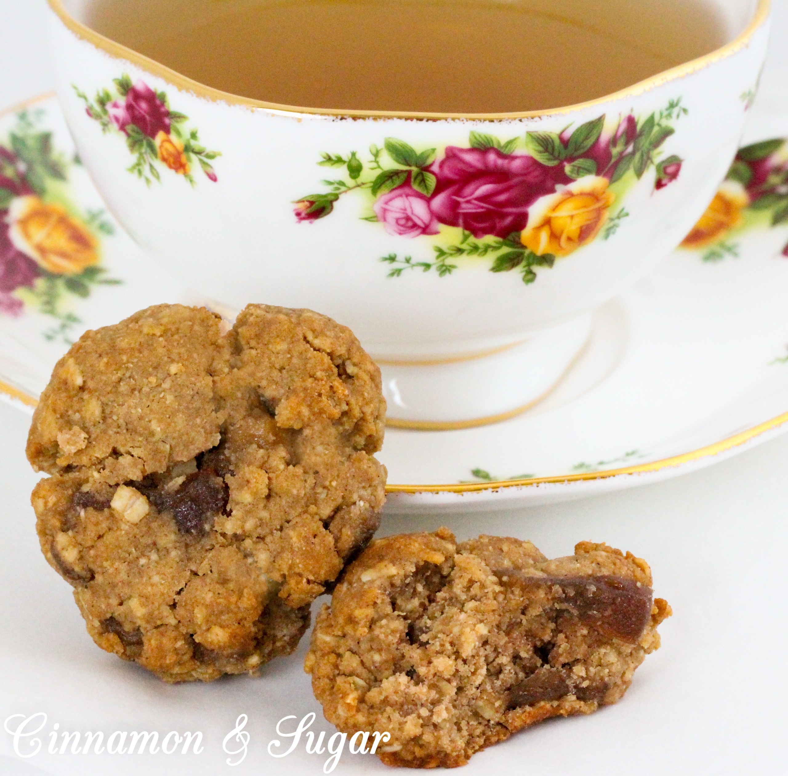 Appie Oaters combine buttery, caramelized apples mixed into an oat cookie dough creating a treat that is reminiscent of apple pie. Perfect for snacks and even breakfast! Recipe shared with permission granted by Chelsea Thomas, author of APPLE DIE. 