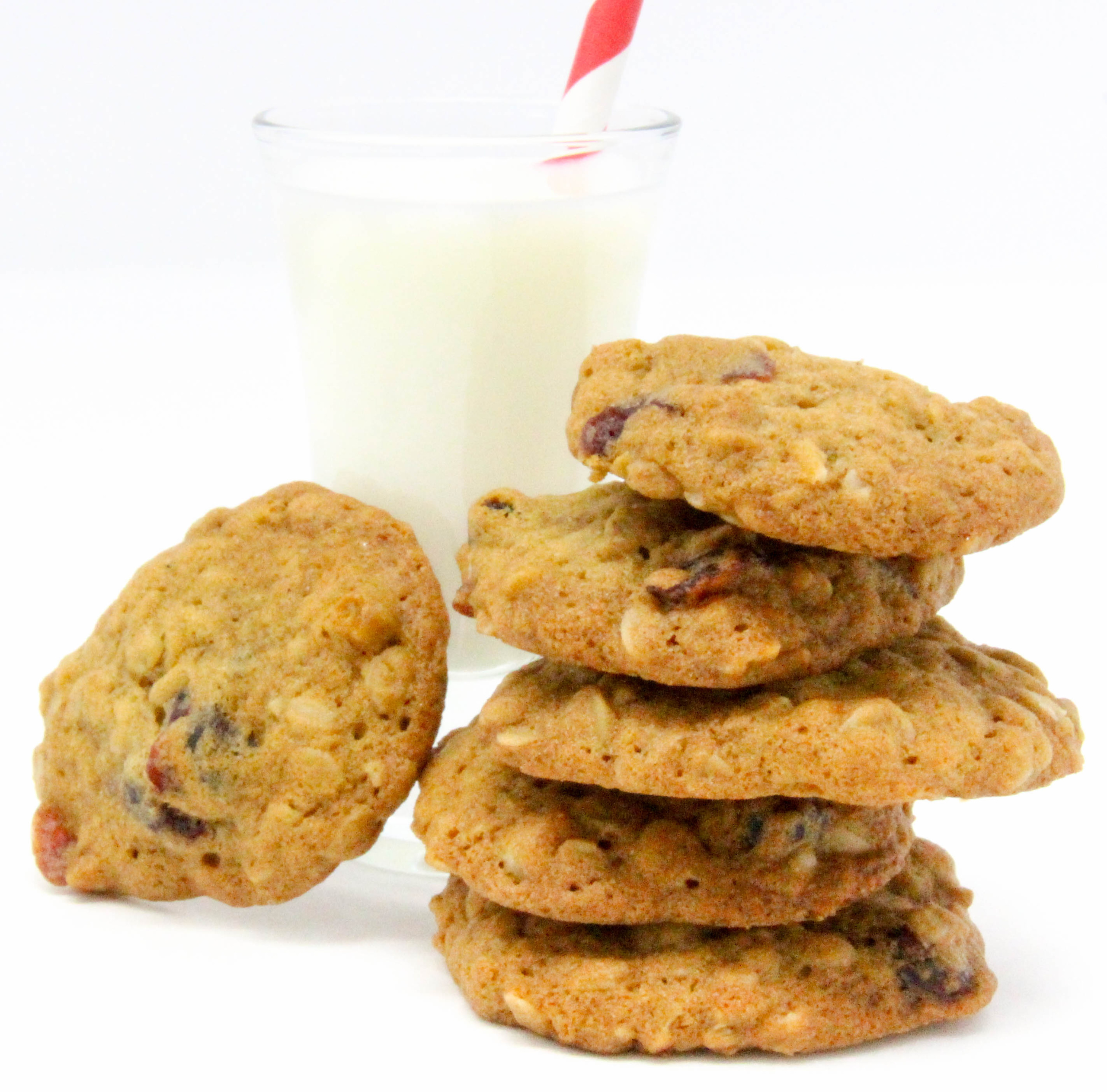 With the addition of molasses and cranberries to give the cookies an added depth of flavor and texture, Molasses Oatmeal Cookies are a yummy treat! Recipe shared with permission granted by Vicki Delany, author of A CURIOUS INCIDENT.