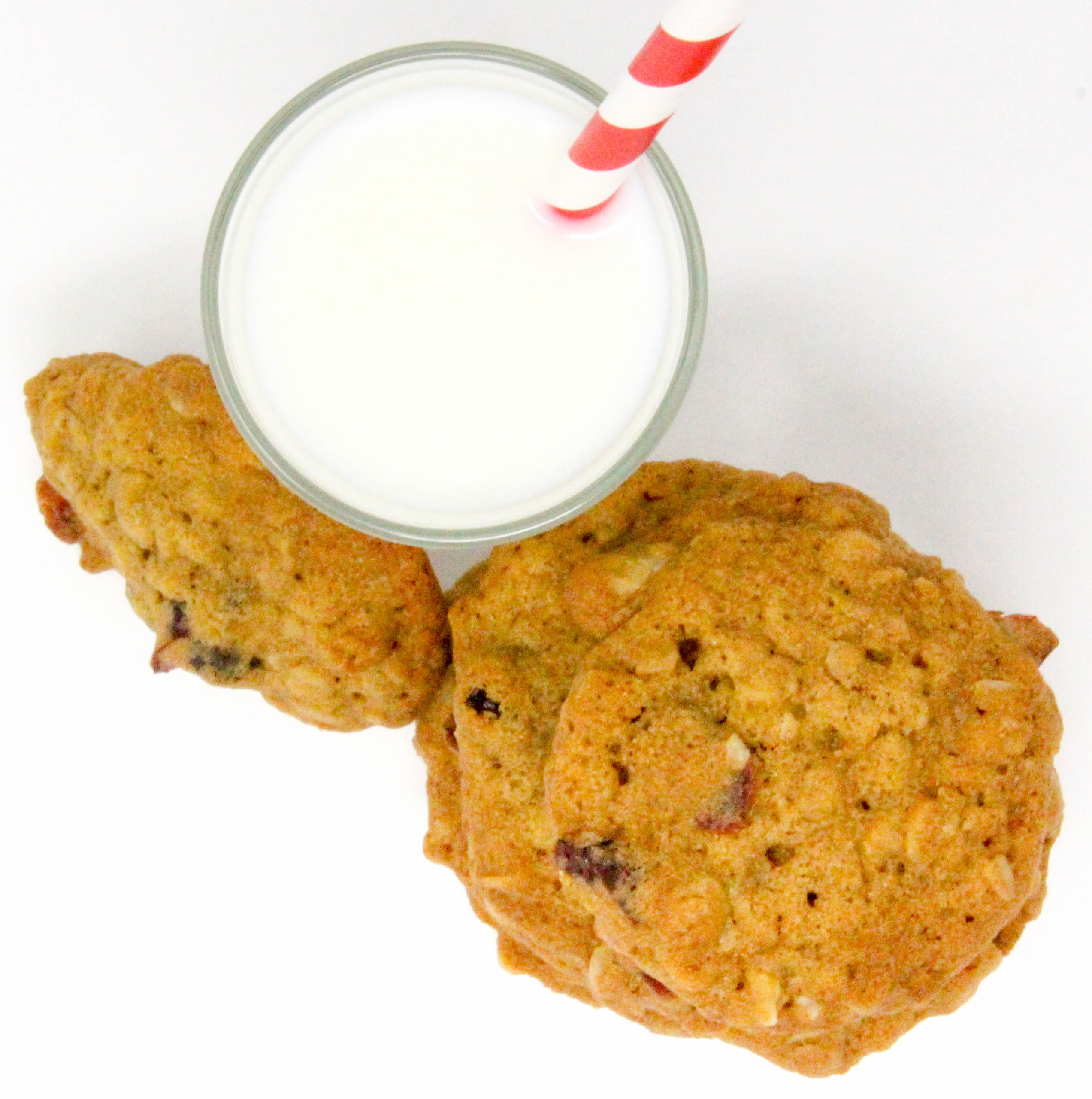 With the addition of molasses and cranberries to give the cookies an added depth of flavor and texture, Molasses Oatmeal Cookies are a yummy treat! Recipe shared with permission granted by Vicki Delany, author of A CURIOUS INCIDENT.