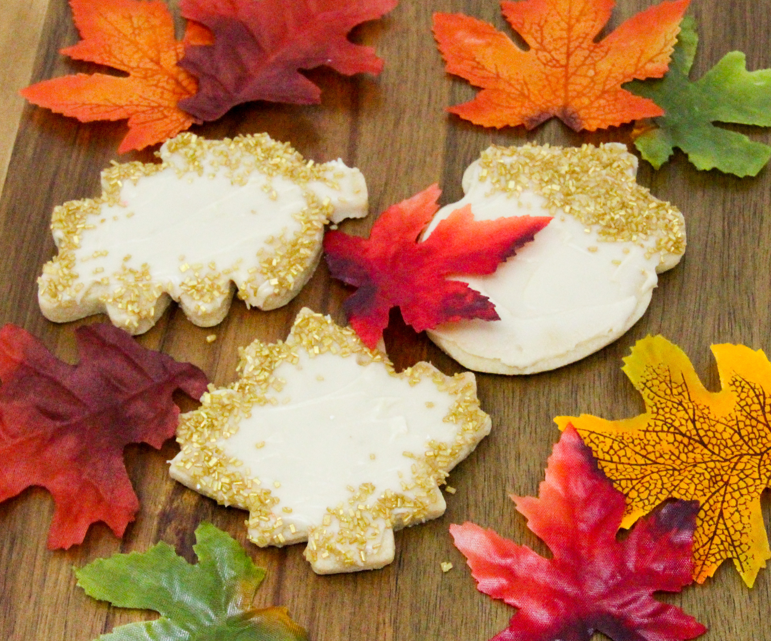 Sweetened with maple sugar and brown sugar, Maple Shortbread Cookies are flaky and tender, and evoke the flavor of autumn. Recipe created by Cinnamon & Sugar for Catherine Bruns, author of A DOOMFUL OF MURDER. 