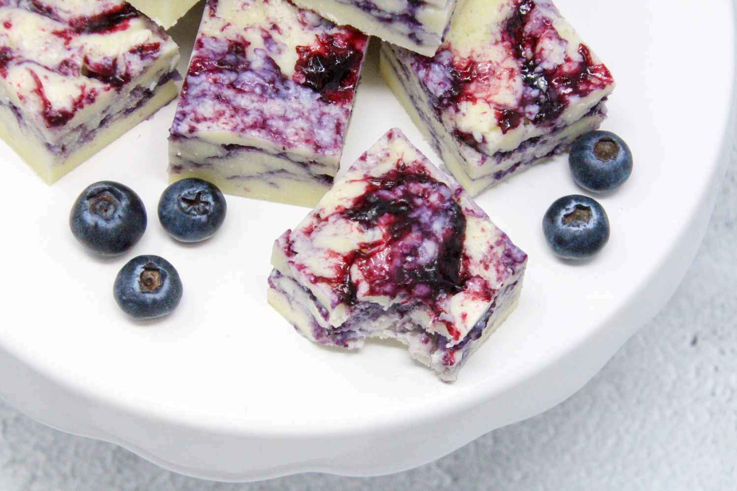 Bailey's Blueberry-and-Cream Fudge - Cinnamon and Sugar