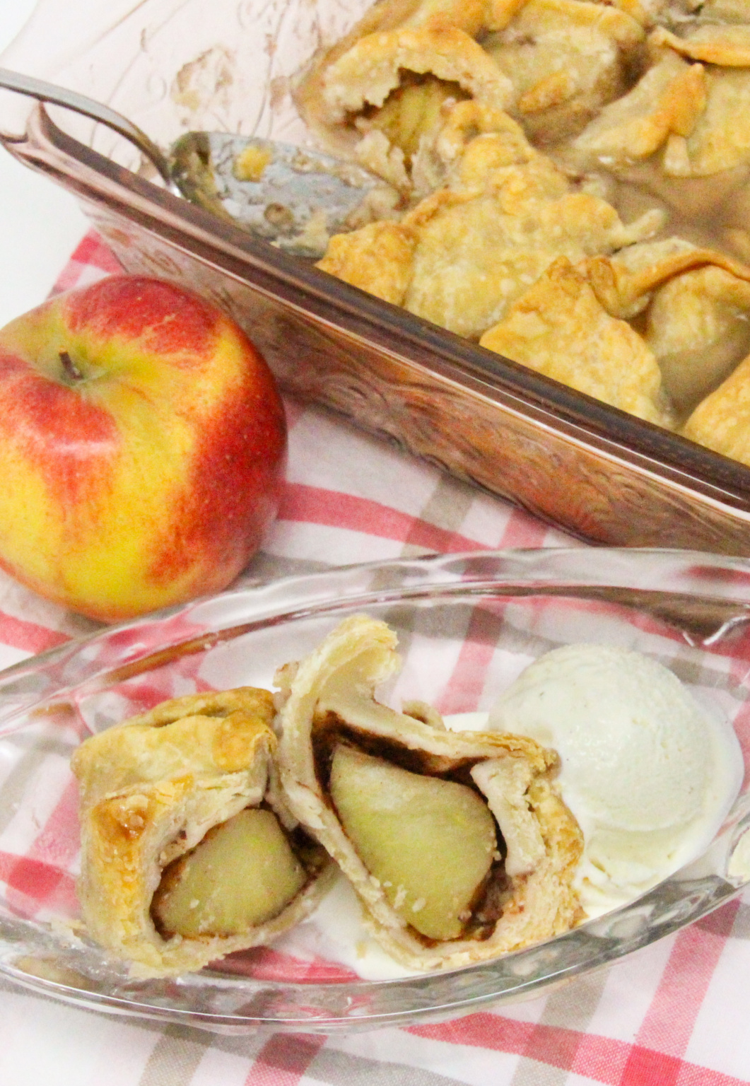 apple-dumplings-cinnamon-and-sugar