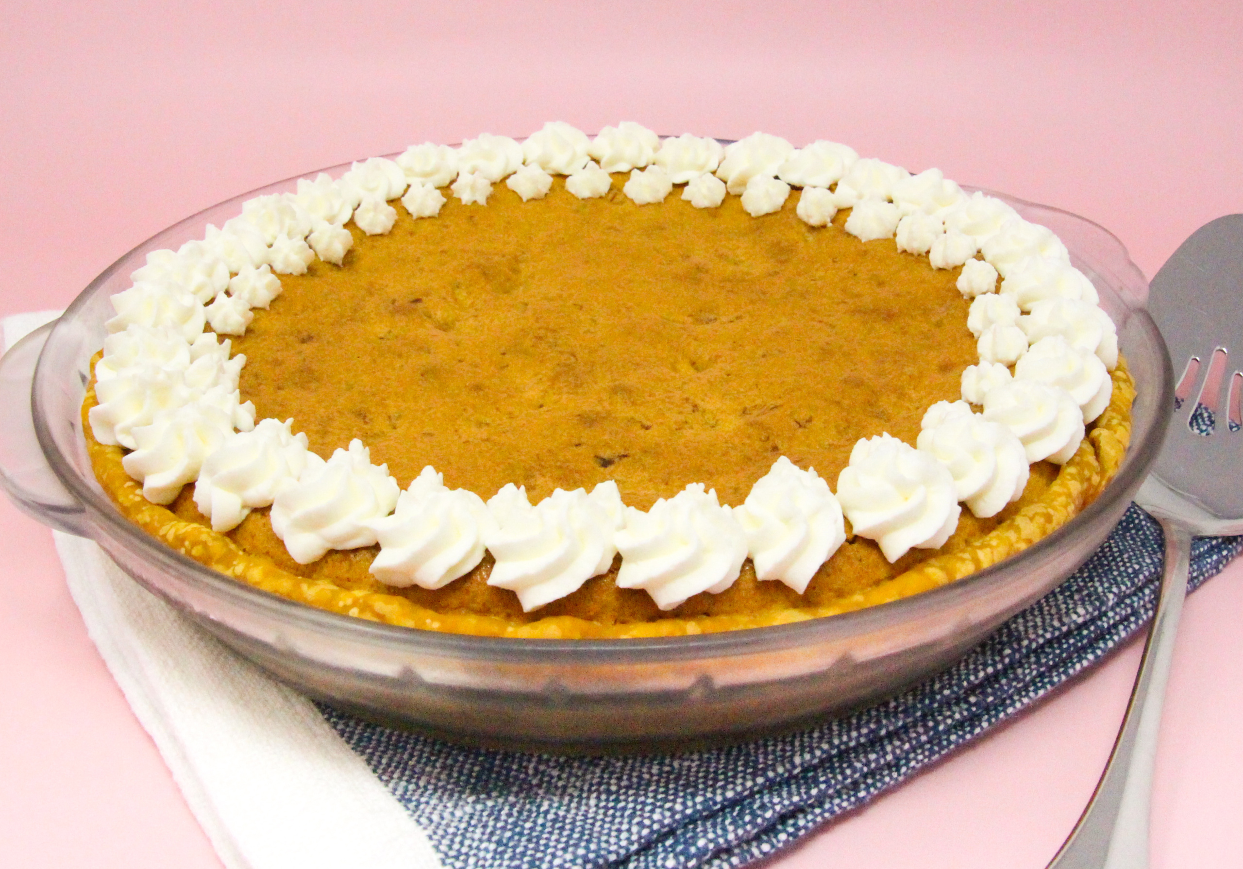 **Deliciously Creamy Pumpkin Pie Recipe with Greek Yogurt: A Healthier Twist on a Classic Dessert**