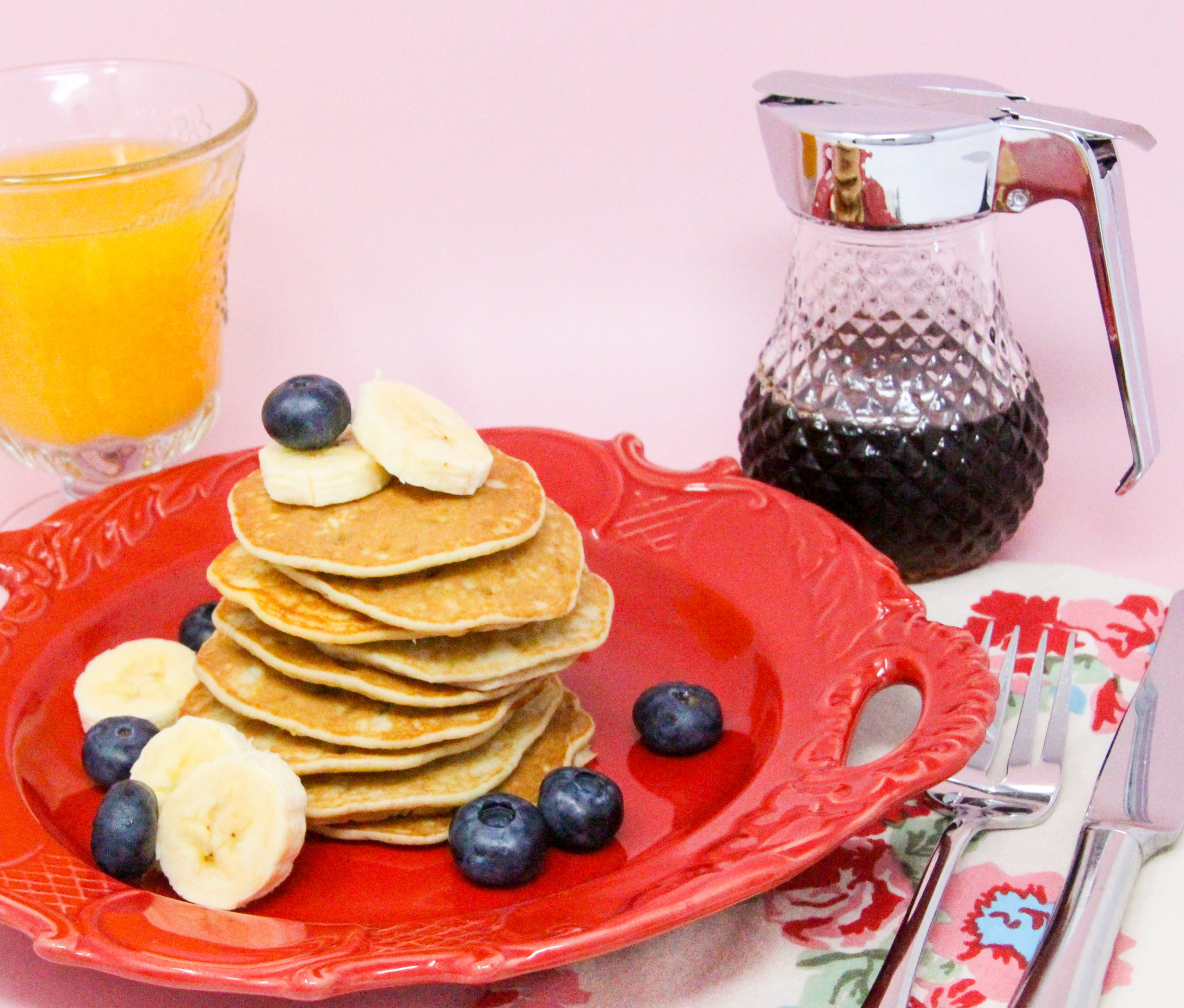 These banana pancakes take just a minute to mix the batter up with a fork, using banana, eggs, and flour. This simple, delicious breakfast is also safe to share a few nibbles with your furry friend! Recipe shared with permission granted by Krista Davis, author of THE WAGTAIL MURDER CLUB.
