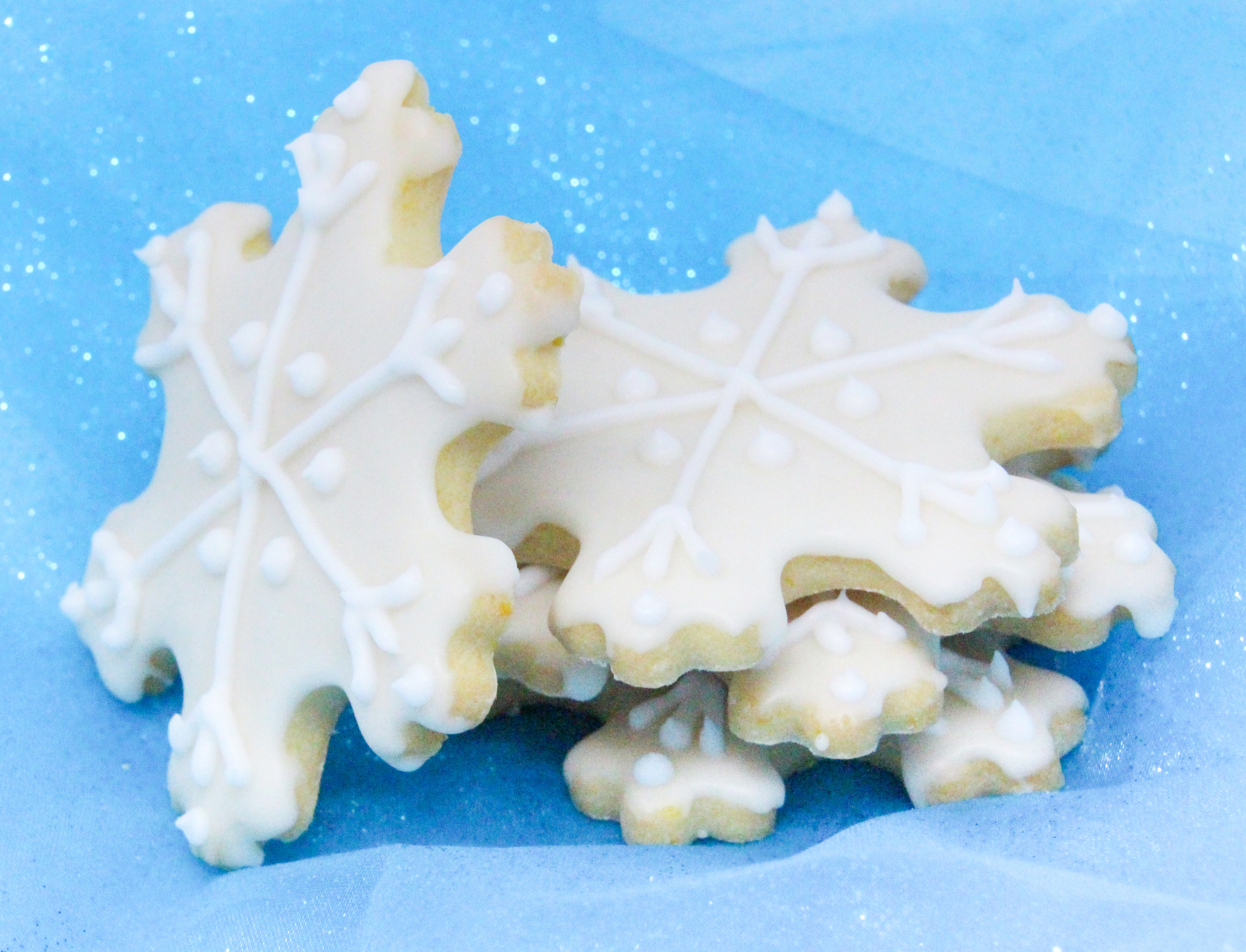 Citrus Sugar Cookies incorporates the enticing flavors of orange, lemon, and vanilla, all in one buttery cookie! Recipe created by Cinnamon & Sugar for Catherine Bruns, and featured in cozy mystery DEATH WHISK. 